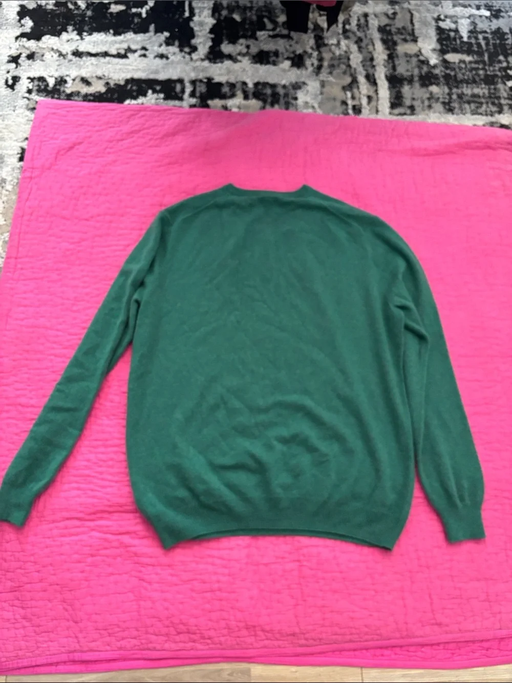 J. Crew Men's Forest Green V-Neck cashmere Sweater, XL